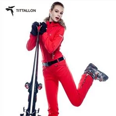 Γυναικείες φόρμες σκι